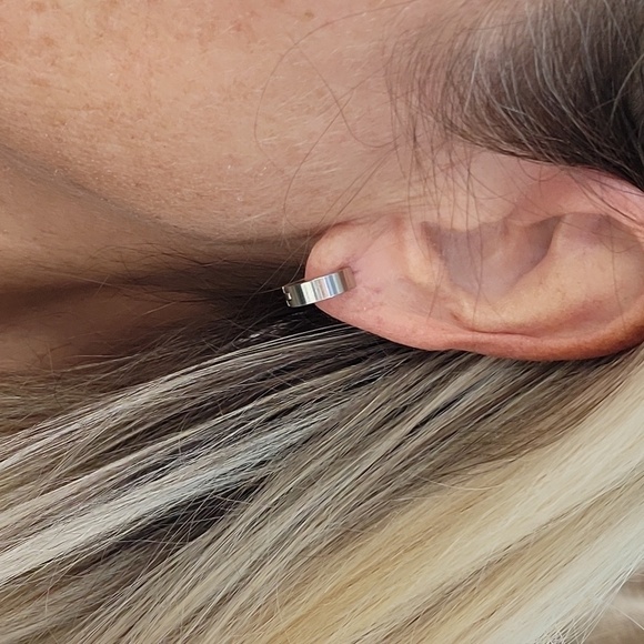 SILVER HINGED HUGGIES - Picture 3 of 6